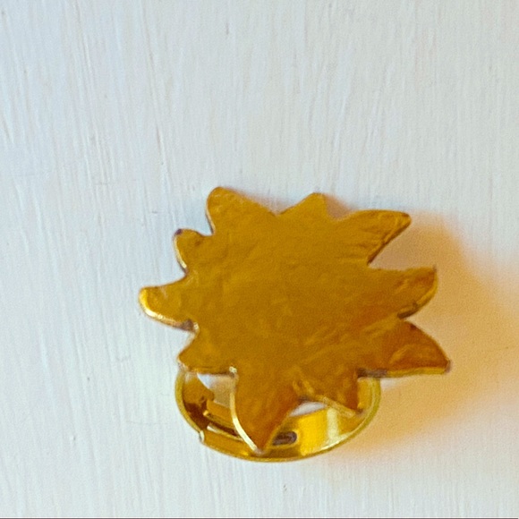 Agatha Paris💫 Starburst Gold Adjustable Ring - Picture 4 of 16